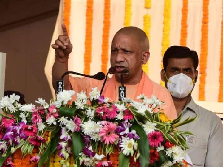 UP Assembly Election 2022: Chandauli CM Yogi Adityanath hit back at Akhilesh Yadav UP Election 2022: अखिलेश यादव के परिवार न होने वाले बयान पर CM योगी आदित्यनाथ का पलटवार, जानें- क्या कहा