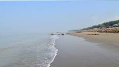 Cyclone Jawad: দুর্যোগের আশঙ্কার মধ্যেই বকখালি সমুদ্র সৈকতে পর্যটকদের ভিড় । Bangla News