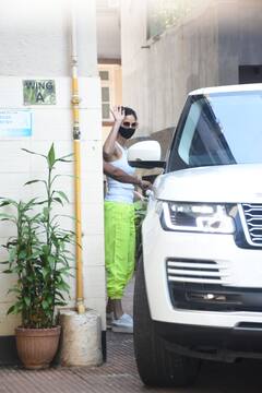 Katrina Kaif Spotted: शादी की तैयारियों में बिजी Katrina Kaif की अब सामने आईं ऐसी तस्वीरें, Vicky Kaushal की दुल्हनिया बनने से पहले ये लुक वायरल