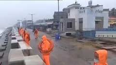 Cyclone Jawad: ক্রমে শক্তি খুইয়ে ওড়িশা উপকূল থেকে বাংলা উপকূলের দিকে অগ্রসর 'জওয়াদ' | Bangla News