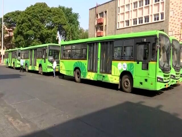 Pune : PMPML च्या चालकानं स्पीड ब्रेकरवर बस आदळली,प्रवाशाच्य़ा मणक्याला दुखापत ABP MAJHA