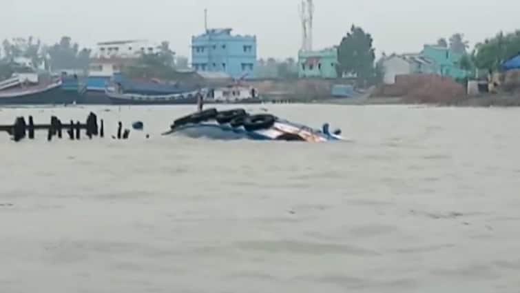 Boat capsizes near Sagar Island due to bad weather conditions Know in Detail Cyclone Jawad: জলের তোড়, সঙ্গে ঝোড়ো হাওয়া, কাকদ্বীপের মুড়িগঙ্গা নদীতে ডুবল পণ্যবাহী নৌকা
