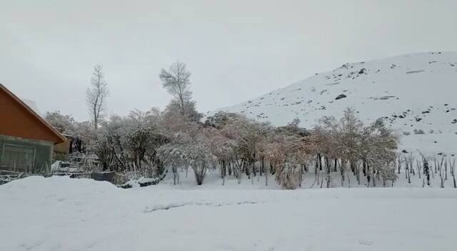 હવામાન વિભાગે પાંચ ડિસેમ્બરથી એકવાર ફરી બરફવર્ષાને લઇને એલર્ટ જાહેર કર્યું છે. હવામાન વિભાગના મતે, આગામી બે દિવસો સુધી હવામાન ખરાબ રહેશે અને એકવાર ફરી લોકોને બરફવર્ષા સહન કરવી પડશે.