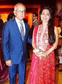 Actresses Married Outside Bollywood: इन एक्ट्रेसेस ने बॉलीवुड के बाहर चुना हमसफर, कोई खुशहाल तो किसी का हुआ तलाक