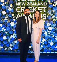 આ છે એજાઝ પટેલની પત્નિ નિલોફર અને પુત્ર, જાણો શું કરે છે તેની પત્નિ ?