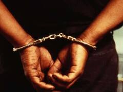 Crime News: बरेली में पुलिस ने डकैती में शामिल 10 बदमाशों को किया गिरफ्तार, 5 लाख रुपये के गहने और कई तमंचे बरामद