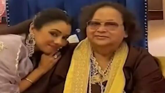 'Anupamaa' aka Rupali Ganguly shares picture with Bappi Lahiri