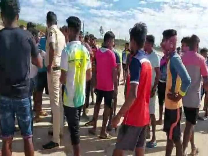 Fighting between fishermen and Parasailing traders in Sindhudurg crime against 29 people सिंधुदुर्गात मच्छिमार आणि व्यावसायिकांमध्ये तुंबळ हाणामारी, 29 जणांवर गुन्हे दाखल