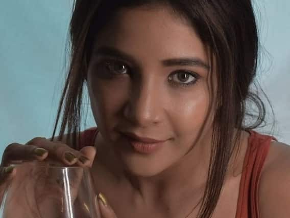 Actress shakshi | கையில் ஜூஸ்.. லுக்கில் க்ளாஸ்.! சாக்ஷி அகர்வால் இன்ஸ்டா க்ளிக்ஸ்..! Actress shakshi | கையில் ஜூஸ்.. லுக்கில் க்ளாஸ்.! சாக்ஷி அகர்வால் இன்ஸ்டா க்ளிக்ஸ்..!