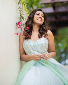 Nivetha Pethuraj pics: அன்பே என் அன்பே...நிவேதா பெத்துராஜின் லேட்டஸ்ட் போட்டோஷூட்