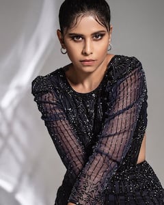 PHOTO: सईच्या ग्लॅमरस अदा, चाहते झाले फिदा