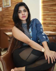 divya bharathi Photos:  பேச்சுலர் திவ்யபாரதியின் லேட்டஸ்ட் போட்டோஸ் ..