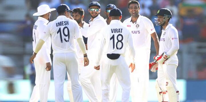 આર અશ્વિને ટેસ્ટ ક્રિકેટમાં ઘરઆંગણે સૌથી ઝડપી 300 વિકેટ લેનારો વિશ્વનો બીજો બોલર બન્યો હતો. તેણે 49મી મેચમાં આ કારનામું કર્યું હતું. અનિલ કુંબલે ટેસ્ટમાં ઘરઆંગણે 350 વિકેટ ઝડપીને ભારતીય બોલરના લિસ્ટમાં પ્રથમ ક્રમે છે.