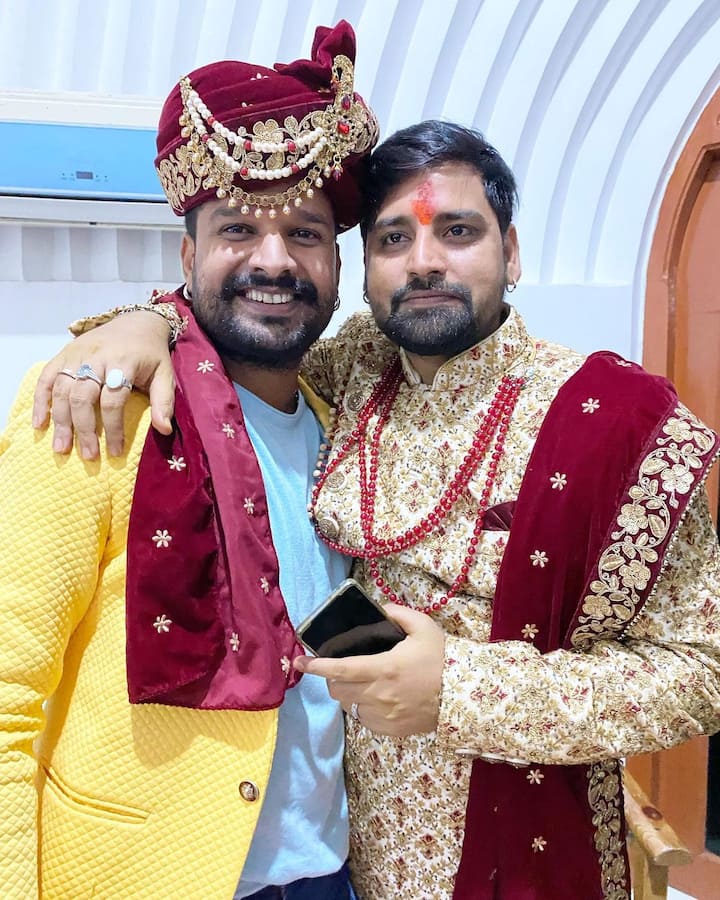 बता दें कि इनकी शादी के फंक्शन 28 नवंबर से शुरू हुए थे. दोनों की शादी में भोजपुरी के कई जाने-माने सितारे शामिल हुए थे. इनमें से एक अंकुश राजा भी थे.
