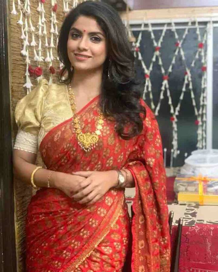 બંન્નેની જોડી લોકોને ખૂબ પસંદ આવી રહી છે અને તેમના લગ્નની તસવીરો સોશિયલ મીડિયા પર વાયરલ થઇ રહી છે.