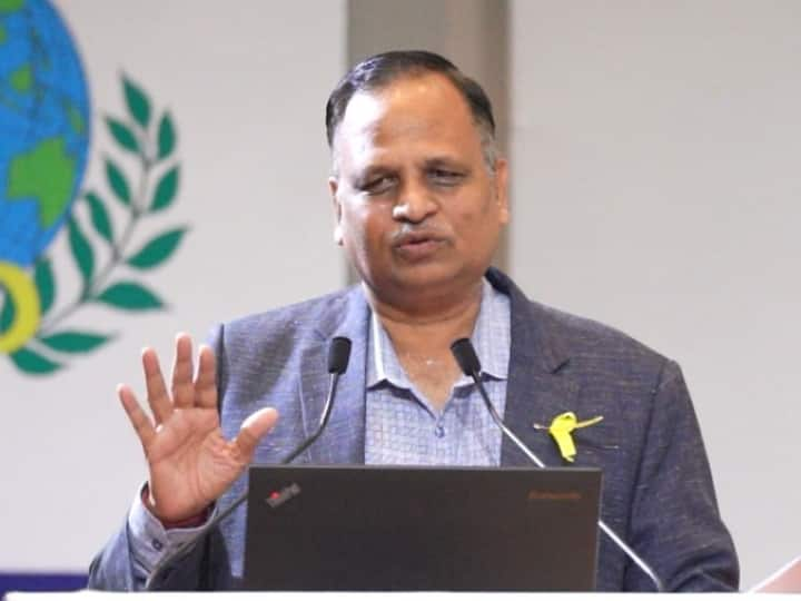 Omicron Satyendra Jain said No possibility of lockdown in Delhi yet Omicron: दिल्ली में लॉकडाउन की संभावना पर स्वास्थ्य मंत्री सत्येंद्र जैन ने दिया ये बड़ा बयान