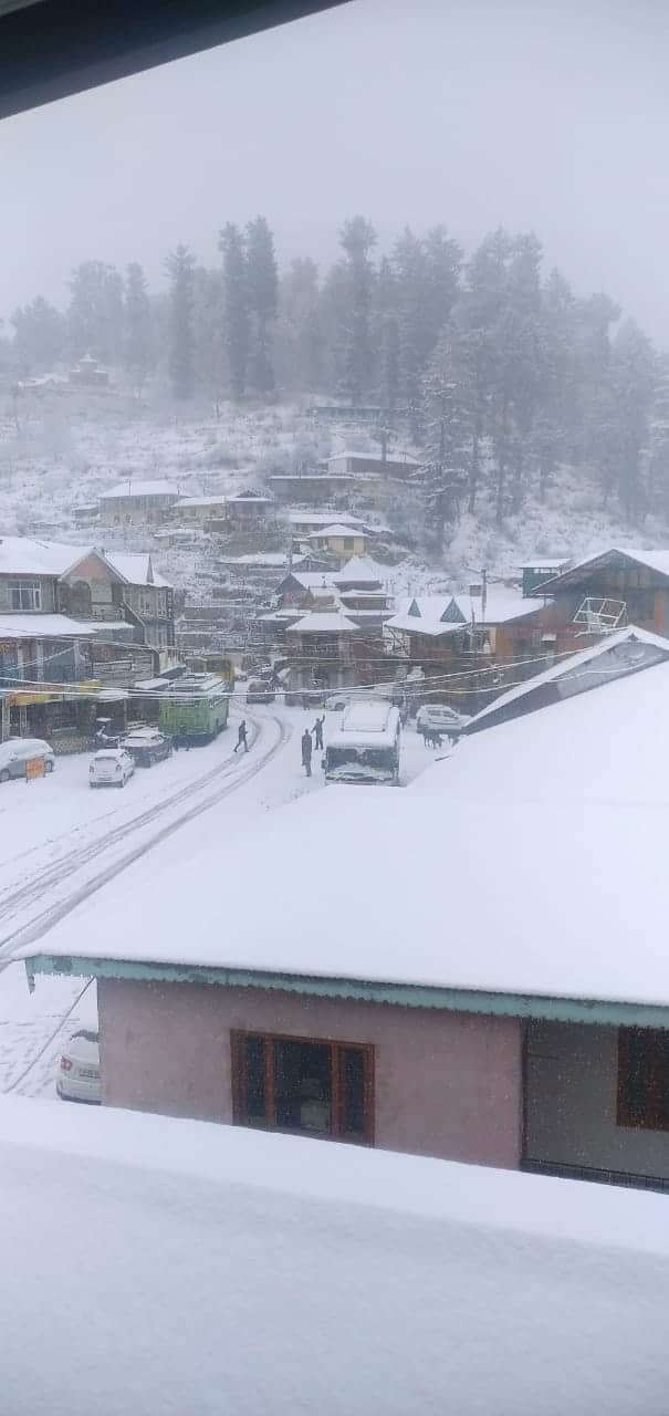 ਨਾਰਕੰਡਾ ਦੀਆਂ ਸੜਕਾਂ 'ਚ ਫਿਸਲਣ ਦੇ ਚਲਦਿਆਂ ਵਾਹਨ ਚਾਲਕਾਂ ਨੂੰ ਸਾਵਧਾਨੀ ਵਰਤਣ ਦੀ ਸਲਾਹ ਦਿੱਤੀ ਗਈ ਹੈ।