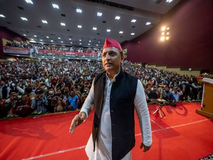 UP Election 2022: Akhilesh Yadav claims- BJP people are in touch Samajwadi Party UP Election 2022: अखिलेश यादव का दावा- संपर्क में हैं बीजेपी के लोग, लेकिन उन्हें हम शामिल...