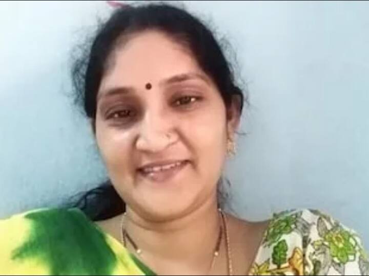 Hyderabad Woman's Suicide Allegedly After Fight With Husband Over Blouse கணவர் ஜாக்கெட் தைத்து தராததால் மனைவி தற்கொலை… ஹைதராபாத் அருகே நிகழ்ந்த சோகம்!