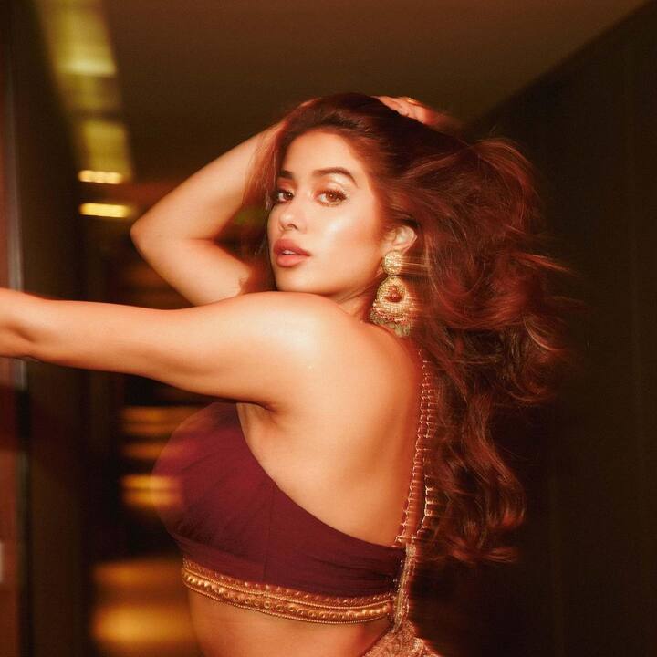 మొన్నటి వరకు శ్రీదేవి కూతురుగానే గుర్తింపు పొందింది జాన్వీ. ఇప్పుడు తనకంటూ సొంత గుర్తింపును  సంపాదించుకుంది. (Image credit: Janhvi kapoor/Instagram)