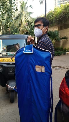 Vicky Katrina Wedding: মুম্বইয়ে ভিকির বাড়িতে এসে পৌঁছল তাঁর বিয়ের পোশাক