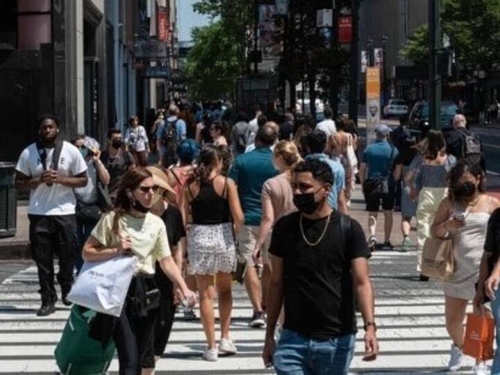 New York state reported just over 21,000 people had tested positive for COVID-19 in US US Covid-19: न्यूयॉर्क में एक दिन में अबतक कोरोना के सबसे ज्यादा 21 हजार मामले दर्ज, पाबंदियां लगनी शुरू