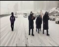 Uttarakhand Snowfall: শ্বেতশুভ্র কেদারনাথের মন্দির, ধবধবে রাস্তা-ঘাট! বরফের চাদরে মুড়েছে উত্তরাখণ্ড