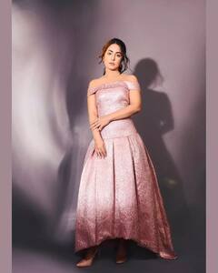 Hina Khan: बार्बी डॉल, हिनाचा हटके पिंक ड्रेस पाहिलात का?