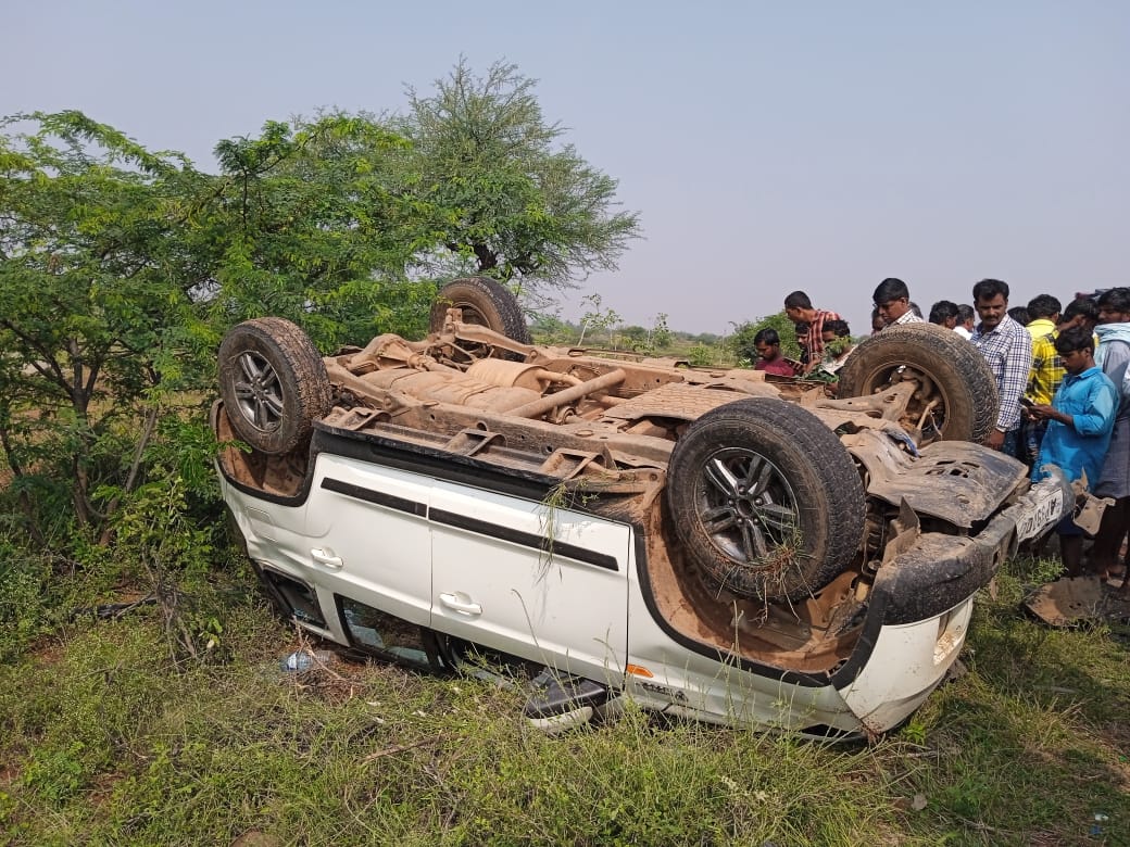 Anantapur: అనంతపురం జిల్లాలో ఘోర రోడ్డు ప్రమాదం... ఆటోను ఢీకొట్టిన జీపు, నలుగురి దుర్మరణం