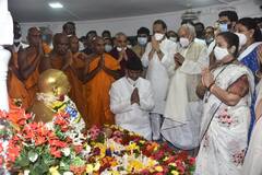 Mahaparinirvan Din : थँक्स आंबेडकर! चैत्यभूमीवर महामानव डॉ बाबासाहेबांना दिग्गजांकडून अभिवादन