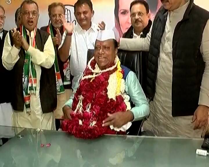 અમદાવાદઃ આજે અમદાવાદના રાજીવ ગાંધી ભવન ખાતે જગદીશ ઠાકોરે વિધિવત રીતે ગુજરાત કોંગ્રેસ પ્રમુખ તરીકેનો વિધિવત રીતે ચાર્જ સંભાળી લીધો છે. આ સમયે કોંગ્રેસના દિગ્ગજ નેતાઓ ઉપસ્થિત રહ્યા હતા.