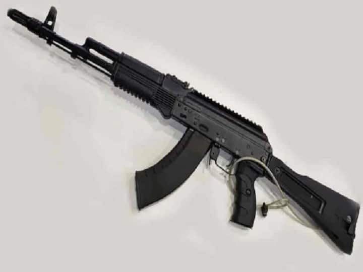 AK-203 Assault Rifles will Indian Soldiers have after deal in India and Russia Know Features of AK-203 Assault Rifle AK-203 Assault Rifles : फुटबॉलच्या 3 मैदानांएवढी रेंज, क्षणात टिपण्याचं कौशल्य, घातक रायफल भारतीय जवानांच्या हाती