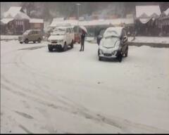 Uttarakhand Snowfall: শ্বেতশুভ্র কেদারনাথের মন্দির, ধবধবে রাস্তা-ঘাট! বরফের চাদরে মুড়েছে উত্তরাখণ্ড