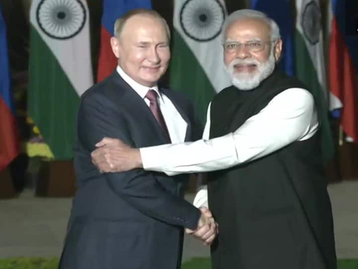 Putin India Visit: रूस के राष्ट्रपति पुतिन भारत पहुंचे, प्रधानमंत्री नरेंद्र मोदी ने कुछ इस अंदाज में किया स्वागत