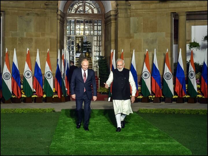 प्रधानमंत्री ने कहा कि दोनों देशों के बीच विशेष रणनीतिक संबंध मजबूत हो रहे हैं तथा दोनों पक्ष अफगानिस्तान में स्थिति और अन्य मुद्दों पर संपर्क में बने हुए हैं.