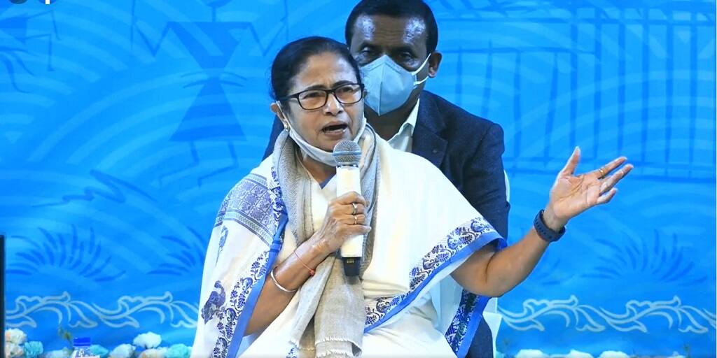 cm mamata banerjee question on bsf while talking about Nagaland issue 'বিভিন্ন গ্রামে ঢুকে অত্যাচার চালাচ্ছে বিএসএফ' নাগাল্যান্ড ইস্যুতে এক্তিয়ার নিয়ে প্রশ্ন মমতার