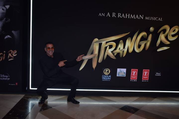বড়দিনের ঠিক একদিন আগে আগামী ২৪ ডিসেম্বর অন্তরঙ্গী রে সিনেমা মুক্তি পাবে।