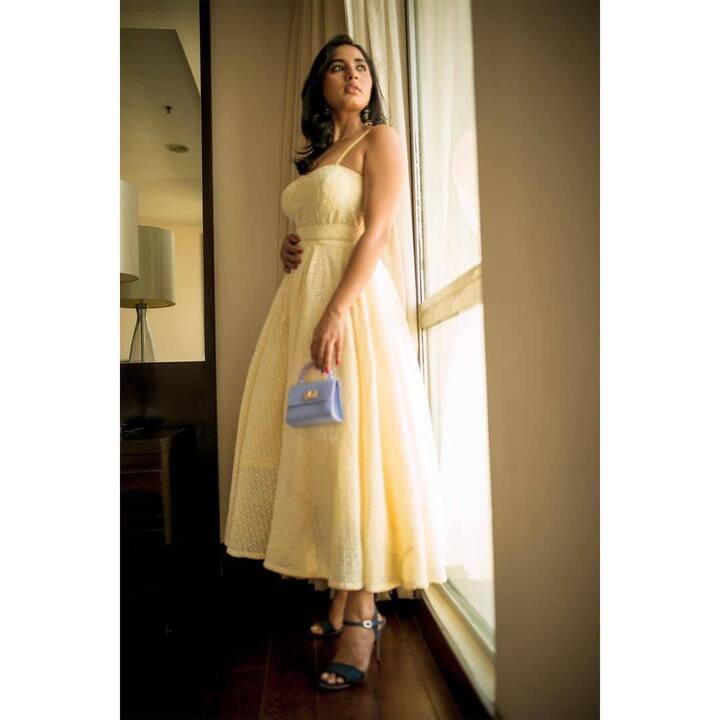 தாங்காத தீ மூட்டும் பார்வை போர் மூட்டும் வேளை