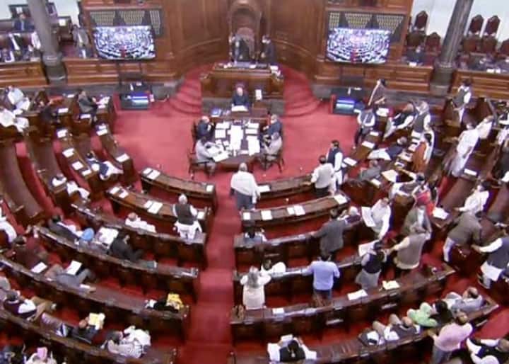 Parliament Session: opposition leaders protest in parliament premises in support of suspended members of Rajya Sabha Parliament Session: 12 सांसदों के निलंबन पर संसद में आज भी संग्राम, सरकार बोली- माफी मांगने पर ही निलंबन वापसी