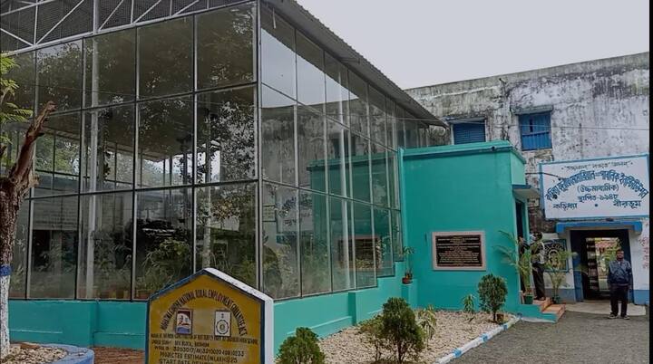 ভবিষ্যতে আরো অন্য বিদ্যালয় থেকে এসে ছাত্র-ছাত্রীরা এই সুযোগ ব্যবহার করুক, সেই লক্ষ্য রেখেই এগোচ্ছে বিদ্যালয় কর্তৃপক্ষ।