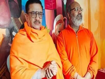 Ex-uttar Pradesh Shia Waqf Board chairman Wasim Rizvi converts to Hindu இந்து மதத்திற்கு மாறிய முன்னாள் வக்பு வாரிய தலைவர் - இந்து மதத்திற்கு பாடுபடுவேன் என உறுதி!