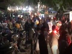 Raipur News: झंडा फाड़ने को लेकर दो समुदायों के बीच हुआ विवाद, भारी पुलिस बल तैनात