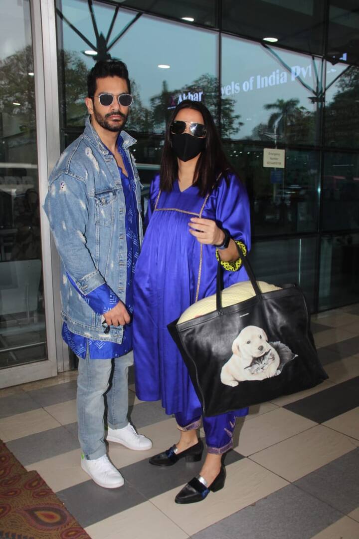 आपको बता दें कि कैटरीना कैफ और विक्की कौशल सात फेरे लेने के लिए राजस्थान स्थित वेन्यू पहुंच चुके हैं. मीडिया रिपोर्ट् के अनुसार आज से शादी की रस्में शुरू हो रही हैं.