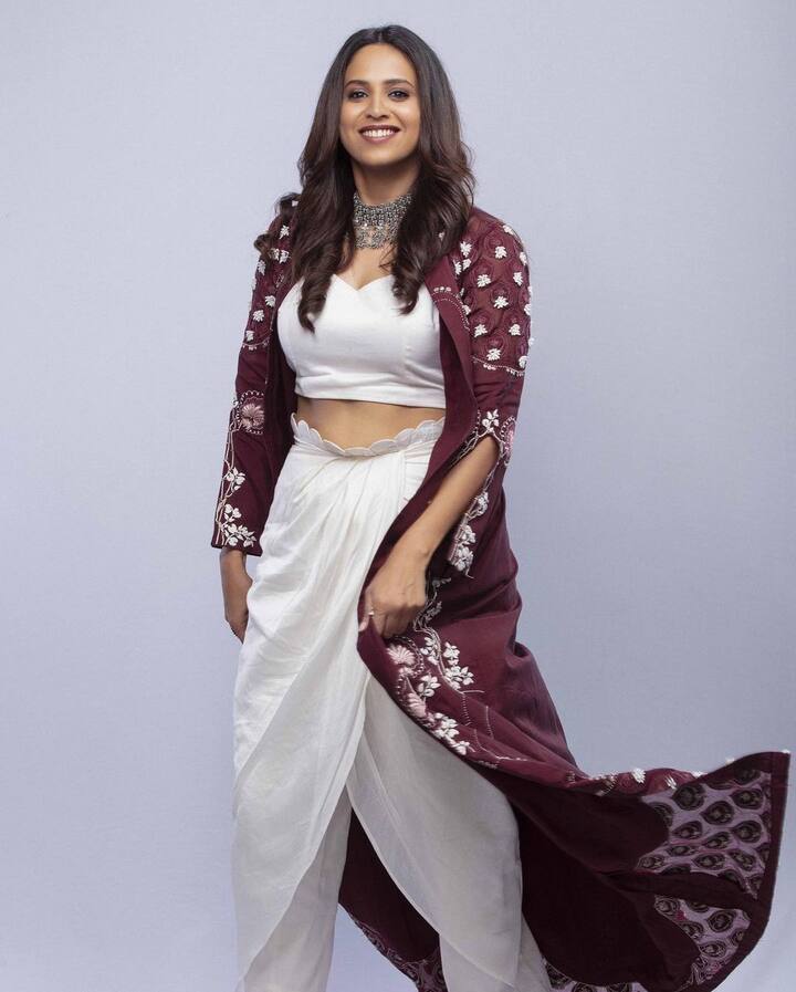 स्वानंदी नेहमीच सोशल मीडियाद्वारे आपल्या चाहत्यांच्या संपर्कात असते, ती कायमच तिचे बोल्ड आणि ब्युटीफुल फोटो शेअर असते (photo: swananditikekar/ig)