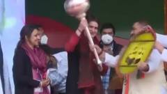 Priyanka Gandhi का आधी आबादी पर दांव से क्या यूपी में बढ़ेगा कांग्रेस का भाव? | Mudde Ki Baat