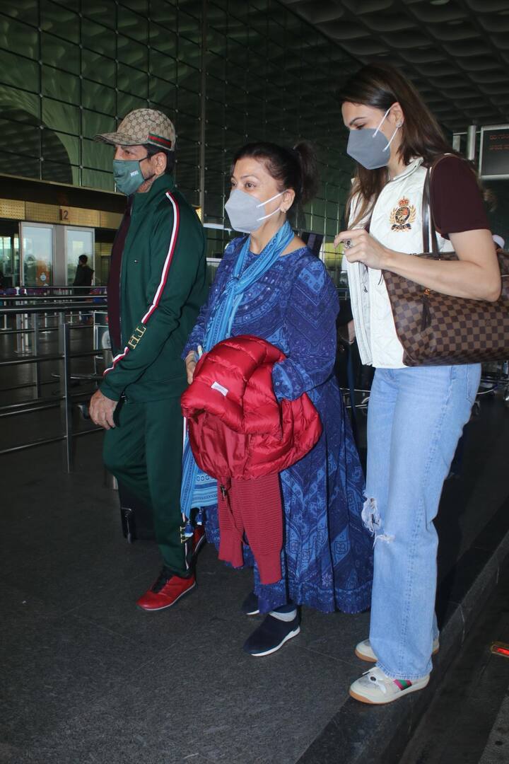 ऐसे में विक्की कैटरीना की शादी में शिरकत करने के लिए गुरदास मान अपने परिवार के साथ पहुंचे हैं.