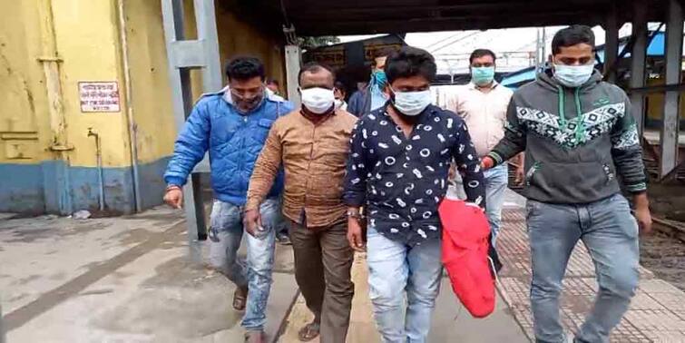 Burdwan 3 arreted with fire arms, they are allegedly Identified as tmc worker Burdwan News: বর্ধমানে আগ্নেয়াস্ত্র-সহ গ্রেফতার ৩ দুস্কৃতী,  ধৃতরা তৃণমূল কর্মী বলে দাবি বিজেপির