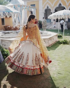 साउथ स्टार Ram Charan की पत्नी, Upasana ने 9 साल बाद ट्विस्ट के साथ पहना अपना प्री-वेडिंग लहंगा