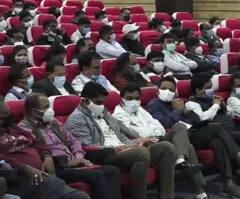 Indore News: ओमिक्रोन वेरियंट ने बढ़ाई इन्दौर शहर की टेंशन, कलेक्टर ने एहतियात के लिए की बैठक