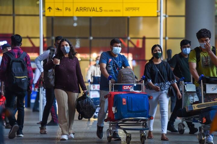 Covid-19 Omicron News: 100 foreign returnees in mumbai who untraceable in india ઓમિક્રૉનનો મોટો ખતરોઃ વિદેશથી આવેલા 100થી વધુ લોકો મહારાષ્ટ્રમાંથી થયા ગાયબ, ફોન પણ કરી દીધા બંધ